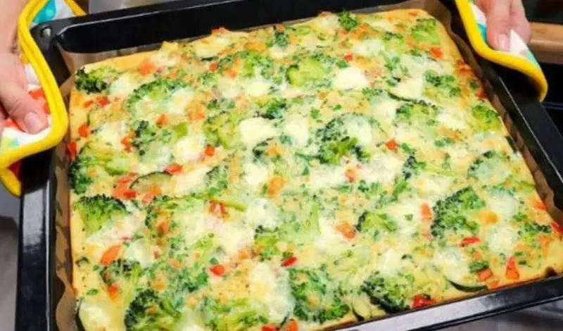 Pizza de verduras en sartén